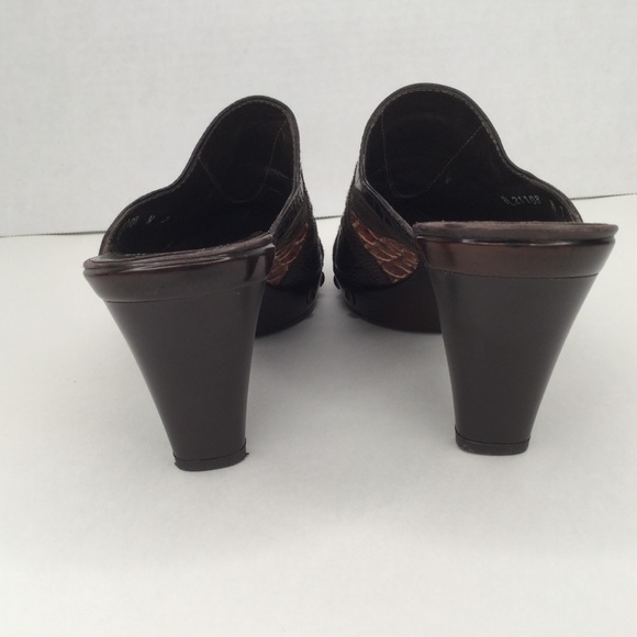 EUC Stuart Weitzman brown leather sabot, sandals. - Picture 8 of 14